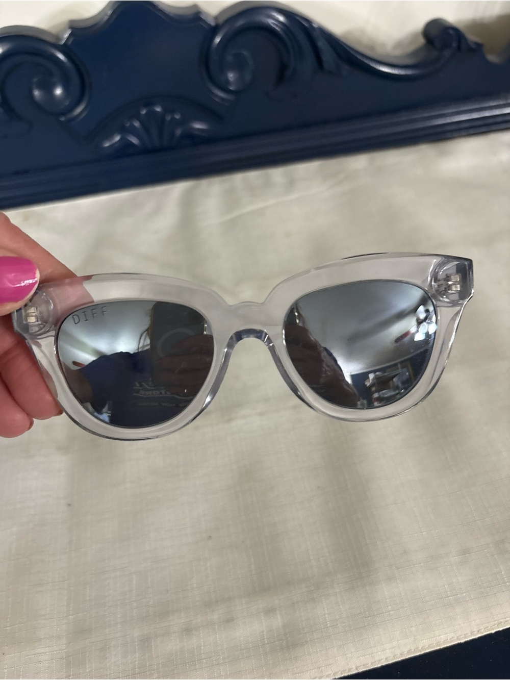 DIFF Eyewear "Jagger" Clear/Silver Mirror Cat Eye Sunglasses EUC